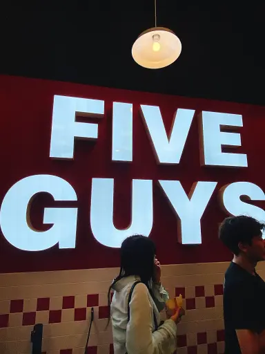 [강남 수제버거] Five Guys 파이브가이즈 강남에 상륙한 미국 버지니아주 수제버거 솔직후기
