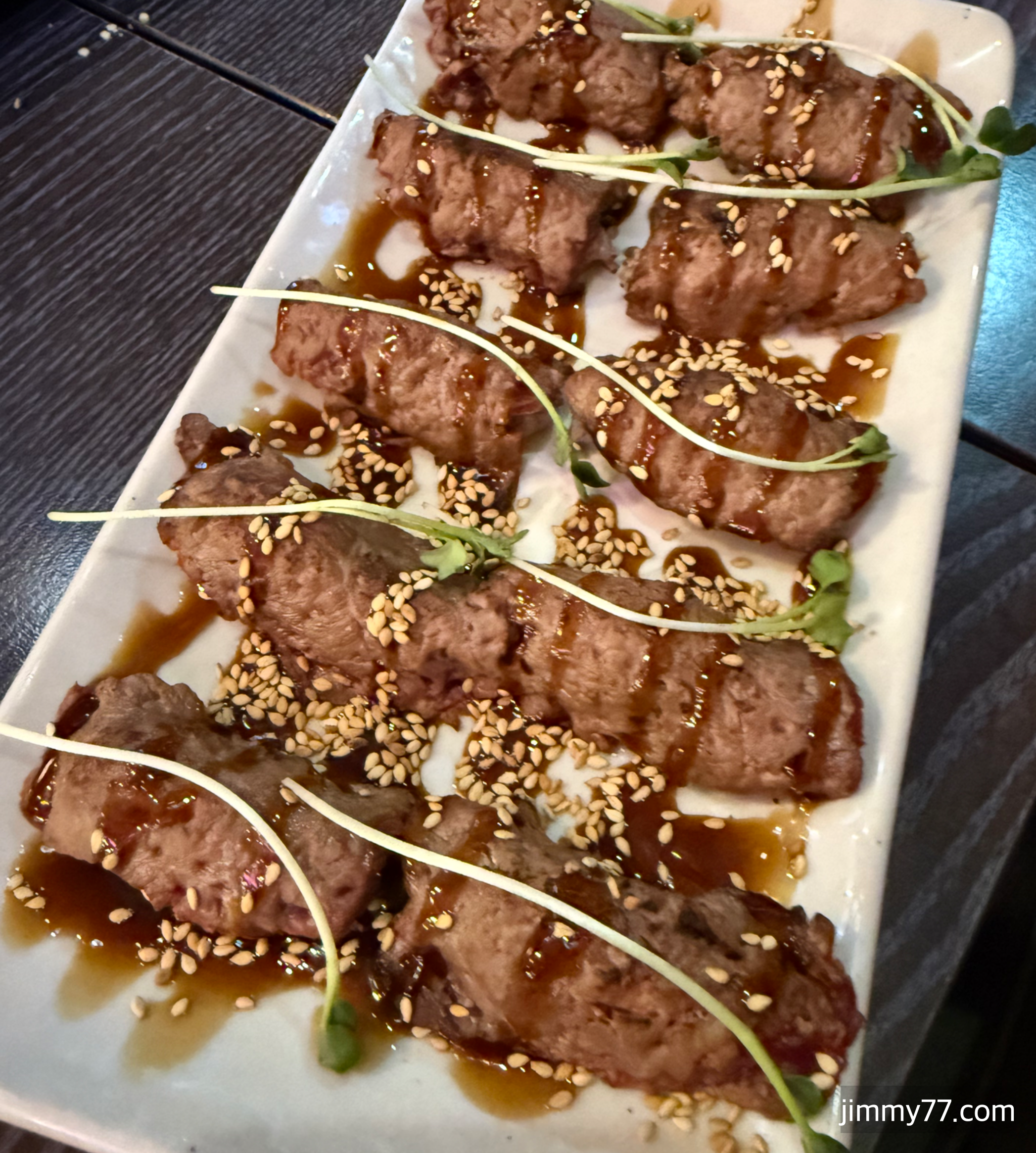 뭉티기와꽃사시미