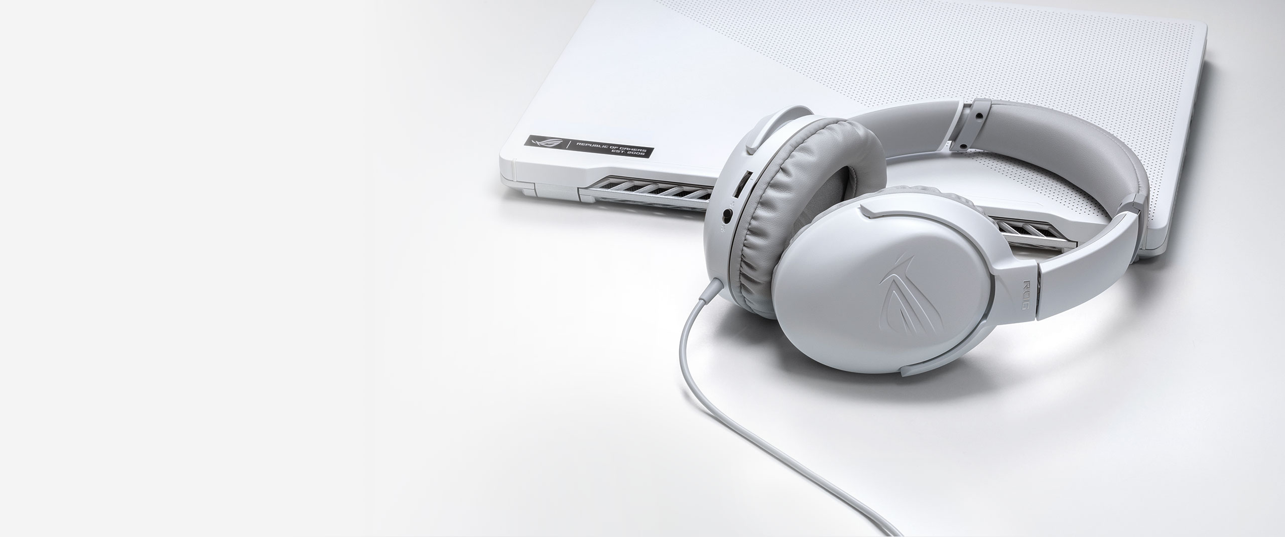 Asus ROG Strix Go Core Moonlight White