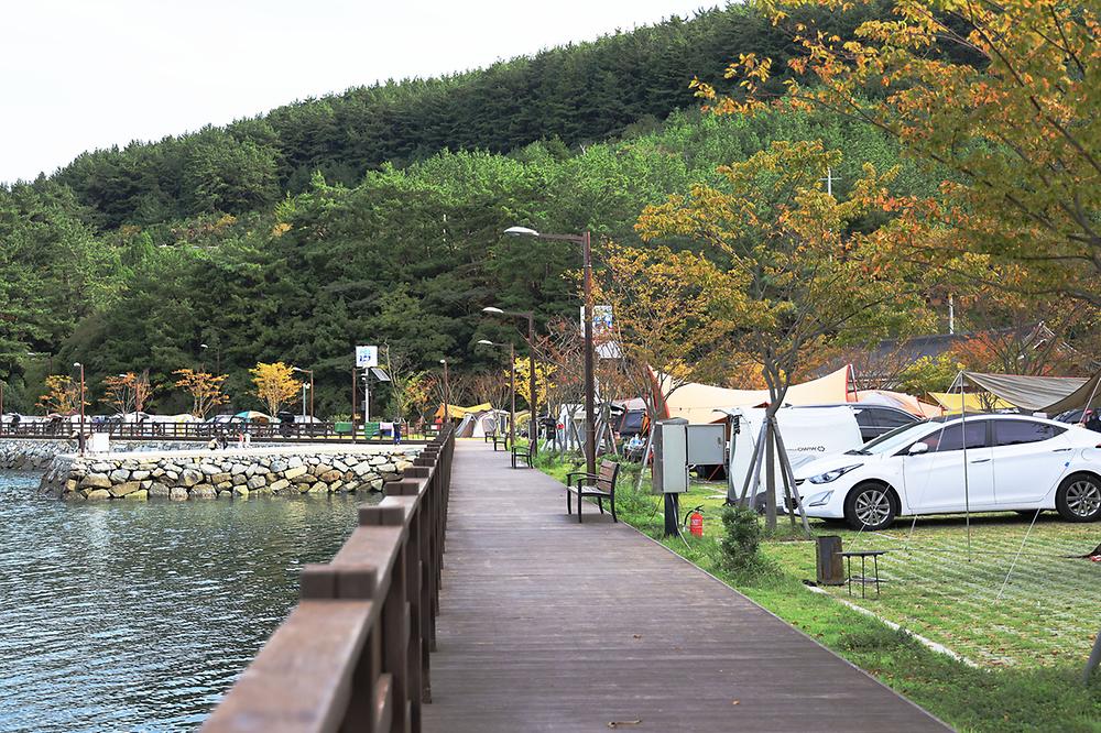 통제영오토캠핑장. 경상남도 통영시 한산면 한산일주로 171, 한산도통제영테마마을