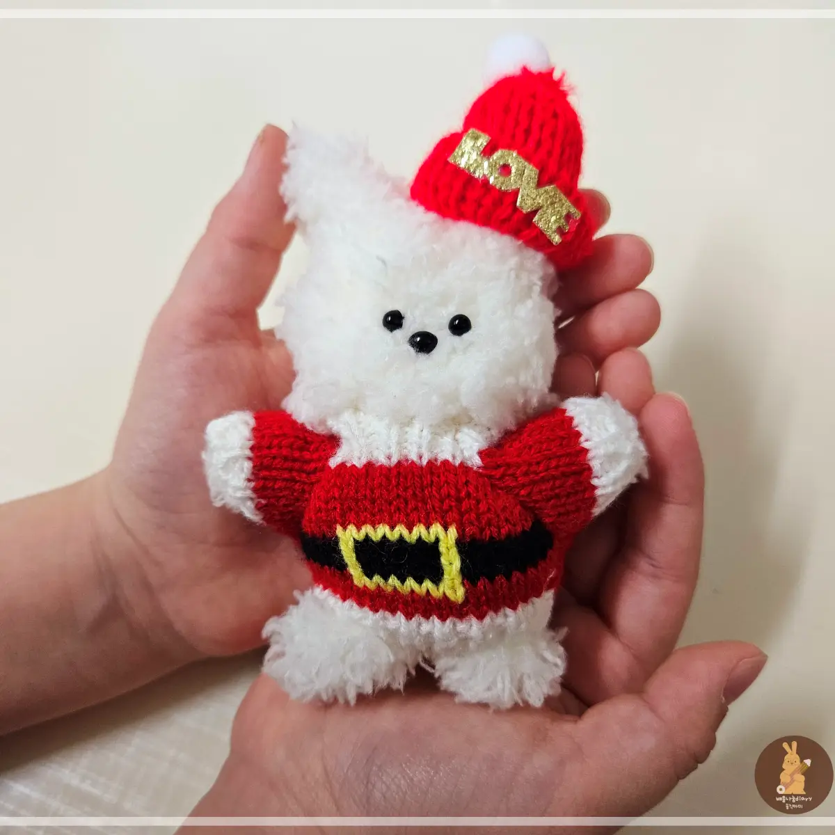 산타옷-모자를-쓴-토끼-모루인형-완성