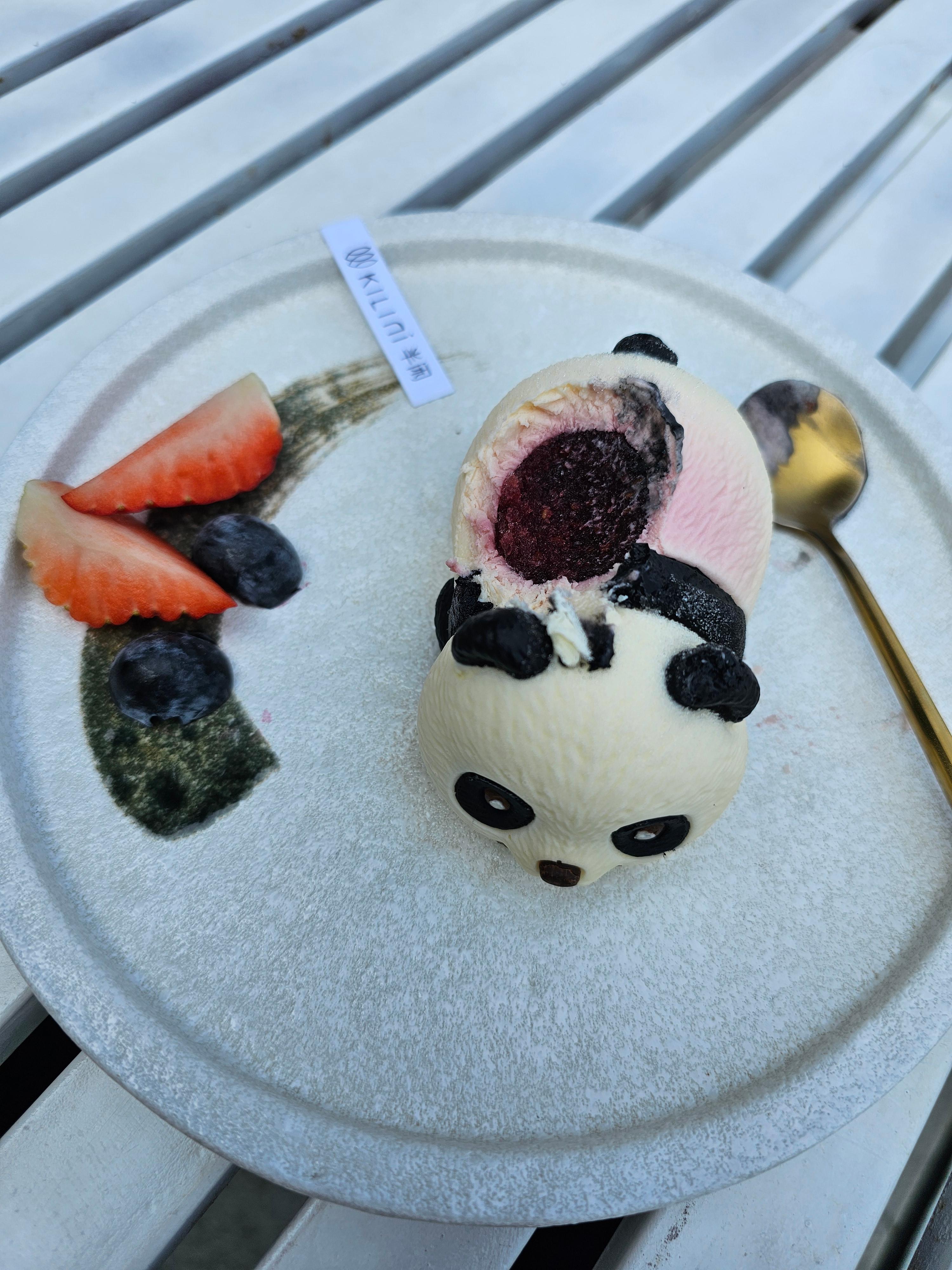 화남국가식물원 내 잔잔한 호수 카페