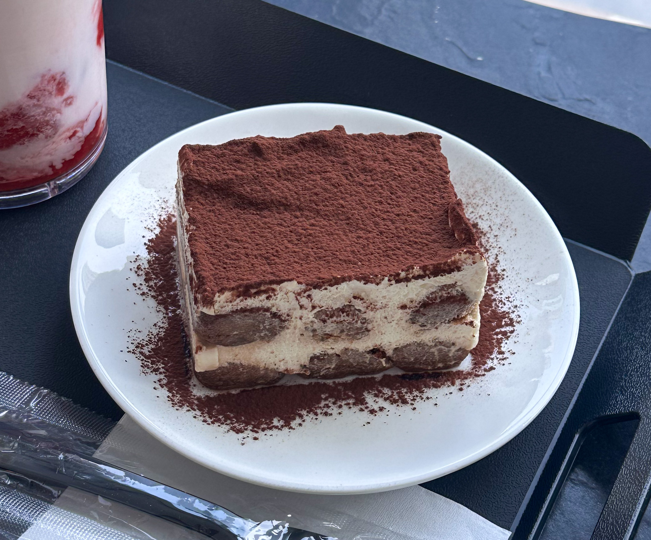 🍰 용산 카페 추천|카페 뮬리노 용산아이파크몰점 방문 후기 (티라미수/딸기라떼/고릴라떼) 🍰 용산 카페 추천|카페 뮬리노 용산아이파크몰점 방문 후기 (티라미수/딸기라떼/고릴라떼)