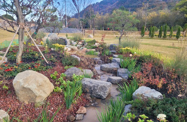 삼천포 모충파크골프장. 경남 사천시 송포동 1144-1 (모충공원 내)