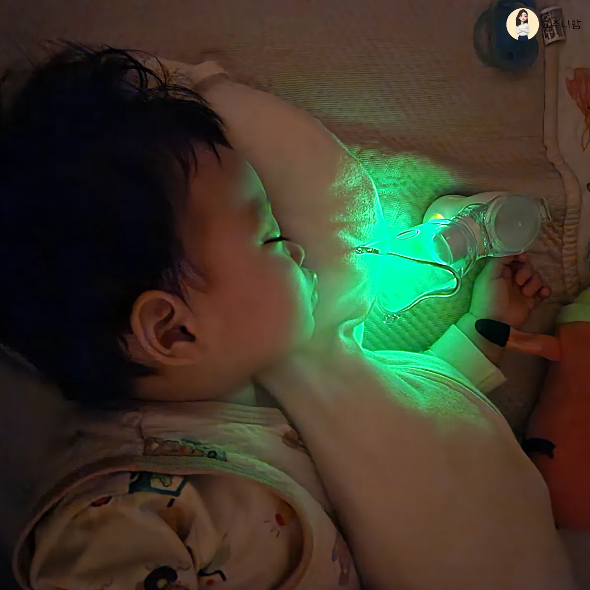가정용-네블라이저-사용중인-아이