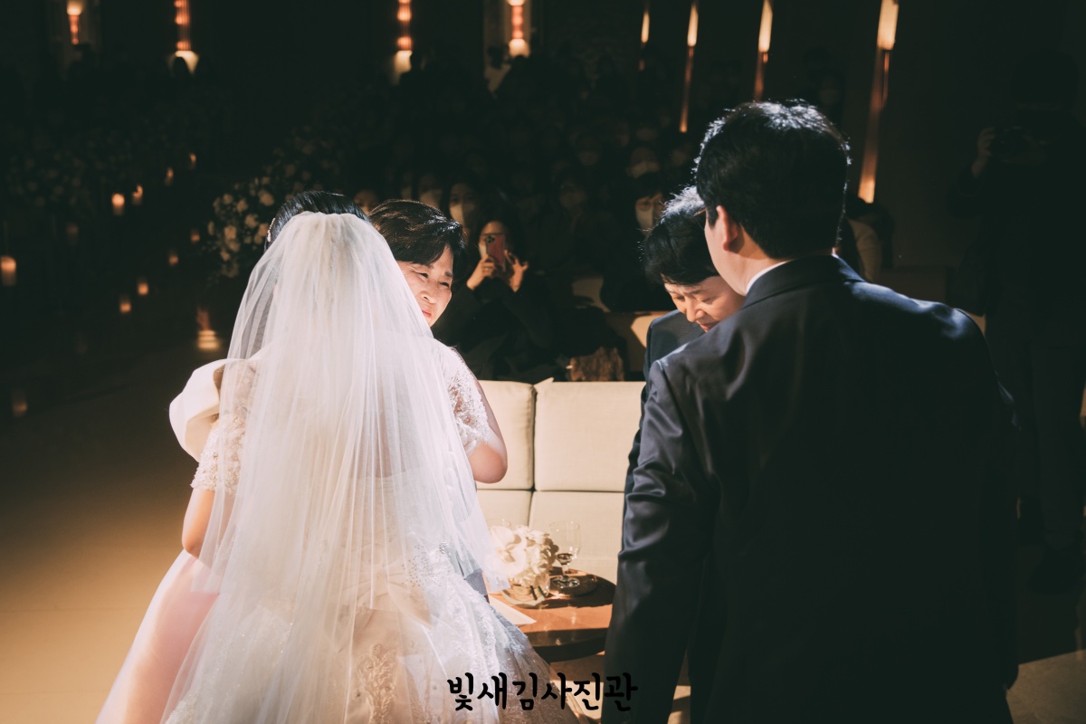 아펠가모 광화문 본식스냅 신랑댁 인사 1