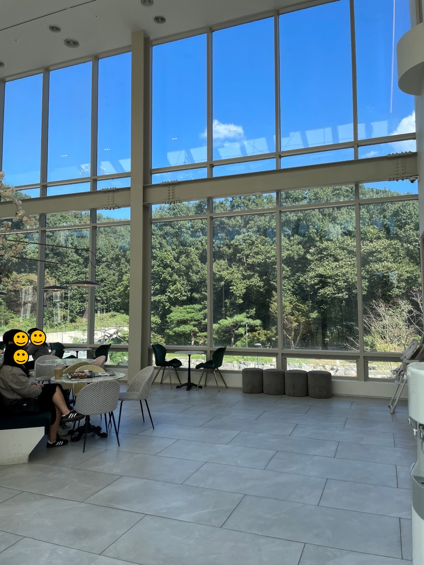 파주 공릉저수지 대형카페 모쿠슈라 프렌치카페