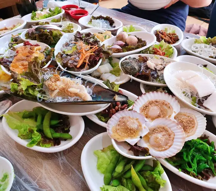 MBN 생생정보마당 인천 중구 3대 전통 연안부두 60첩 반상 맛집