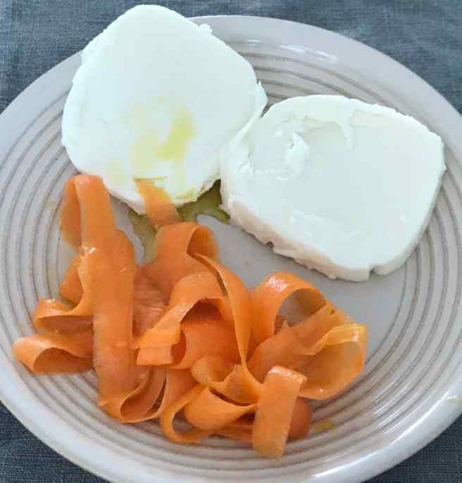 갈바니 모짜렐라와 당근라페