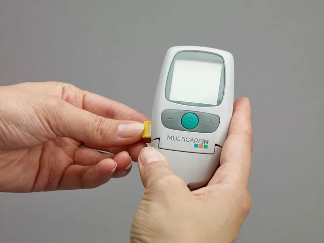 혈당측정기 선물 채혈기 시험지 보관통 간편성과 정확도를 모두 잡는 선택법_5