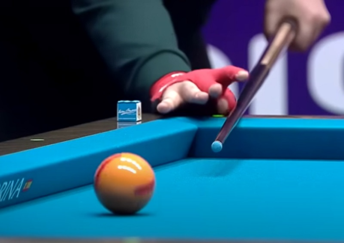 하이원 리조트 PBA 챔피언십 오태준 당구선수가 스트로크를 하고 있는 모습