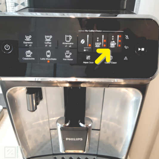 커피머신 거품 버튼 설명 사진입니다.