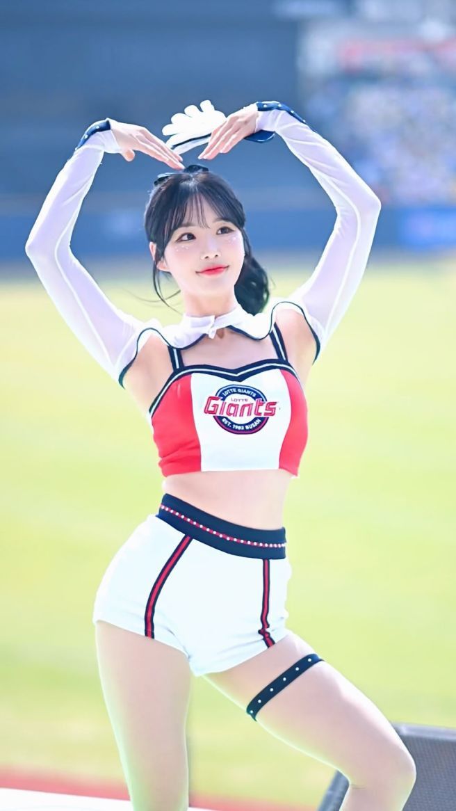 최홍라 치어리더 완벽 분석: 나이, 학력, 프로필 및 2026년 한화 이글스 이적 비하인드 스토리