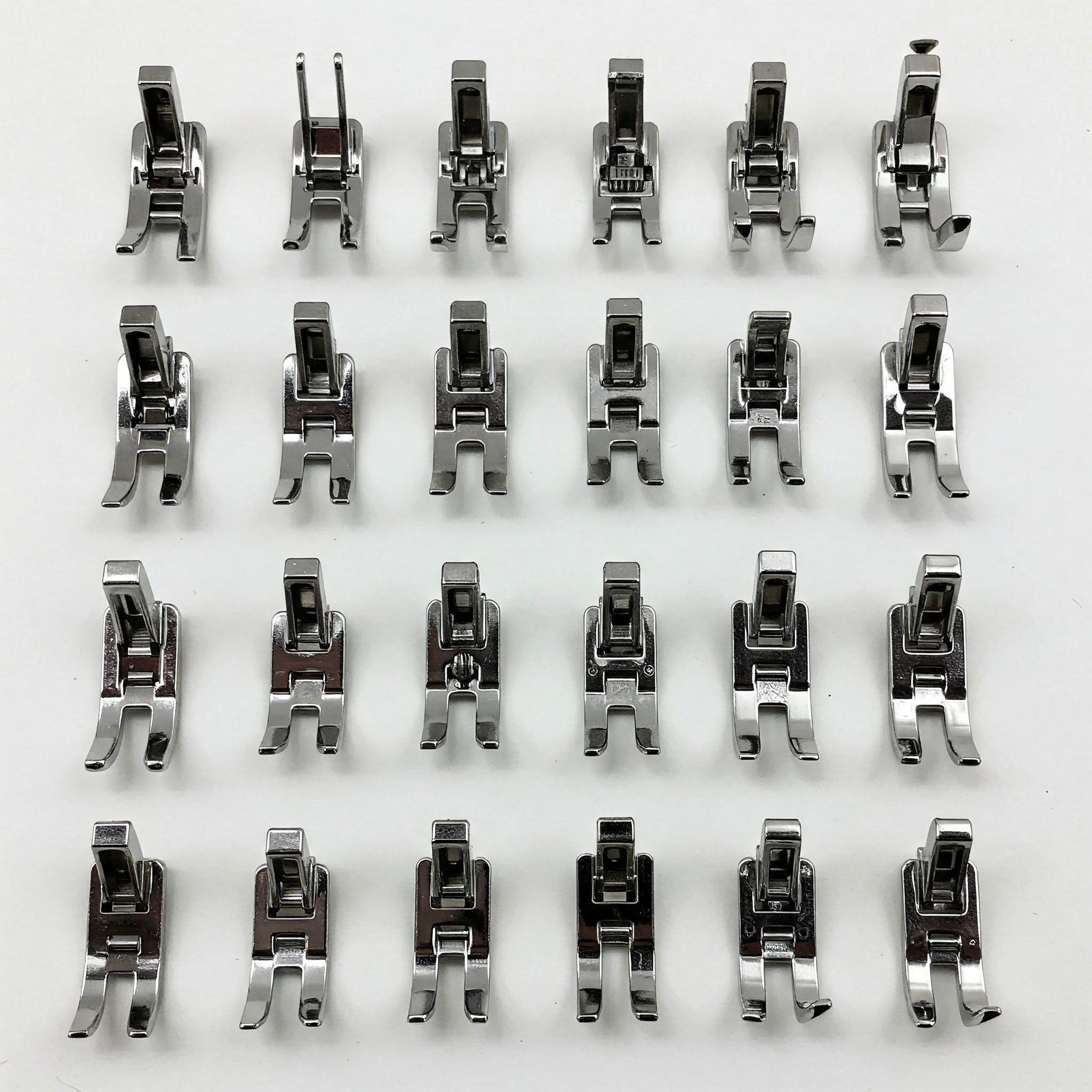 노루발 24개가 놓여 있다.