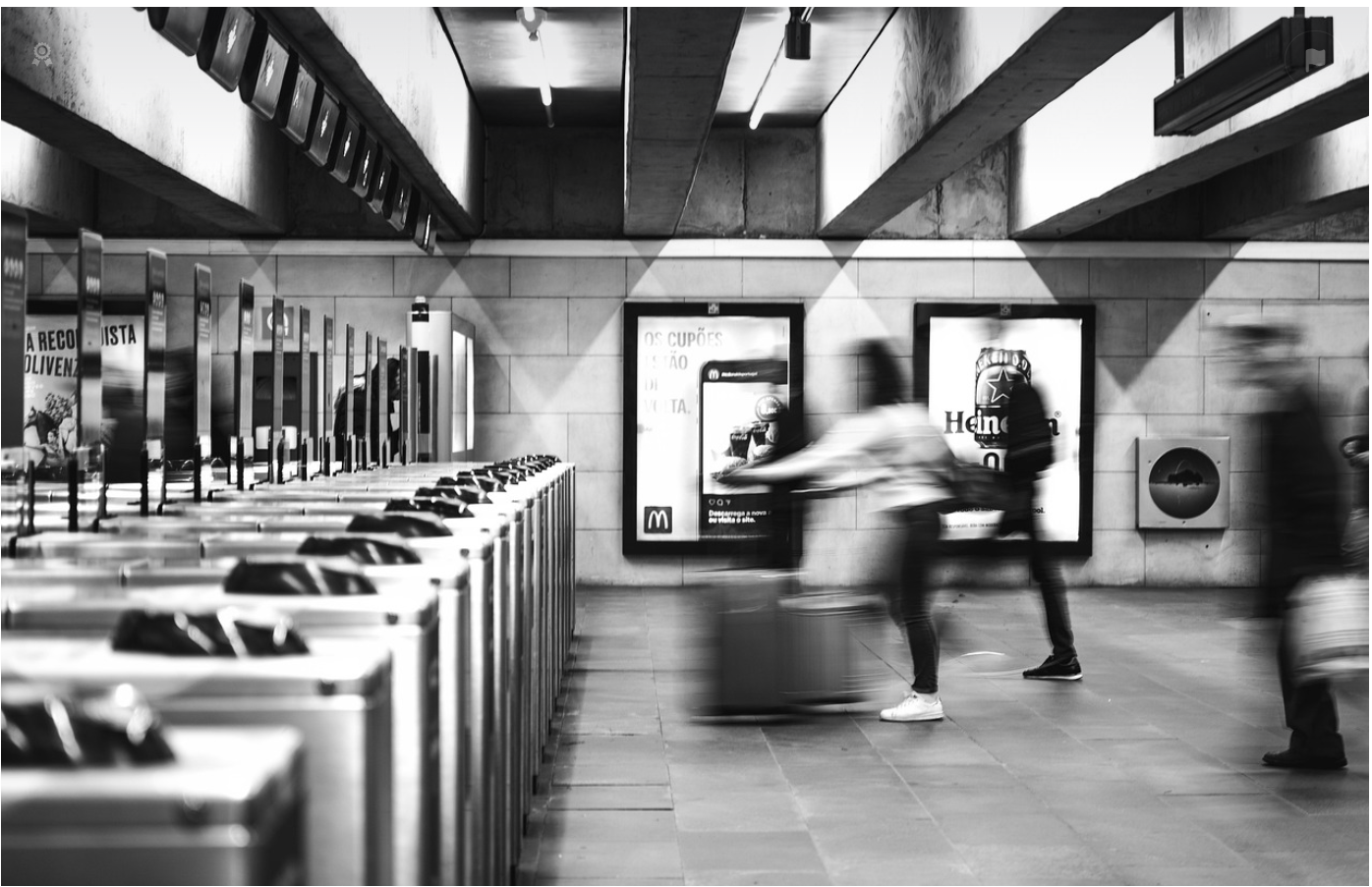 지하철 역사(station)의 모습