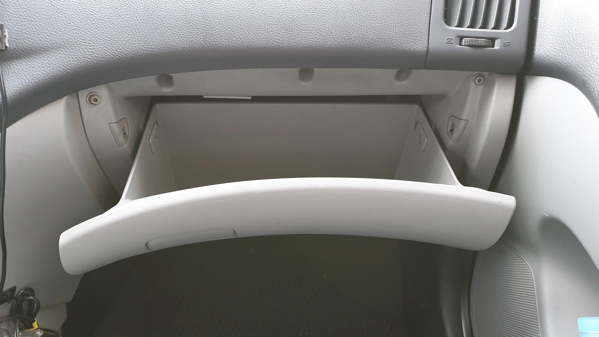 아반떼 HD 글로브박스