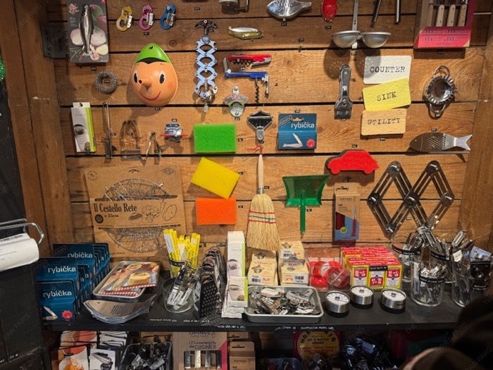 Merci Paris kitchen tools display, 파리 메르시 키친툴 잡화 진열, 라이프스타일 편집샵 디테일
