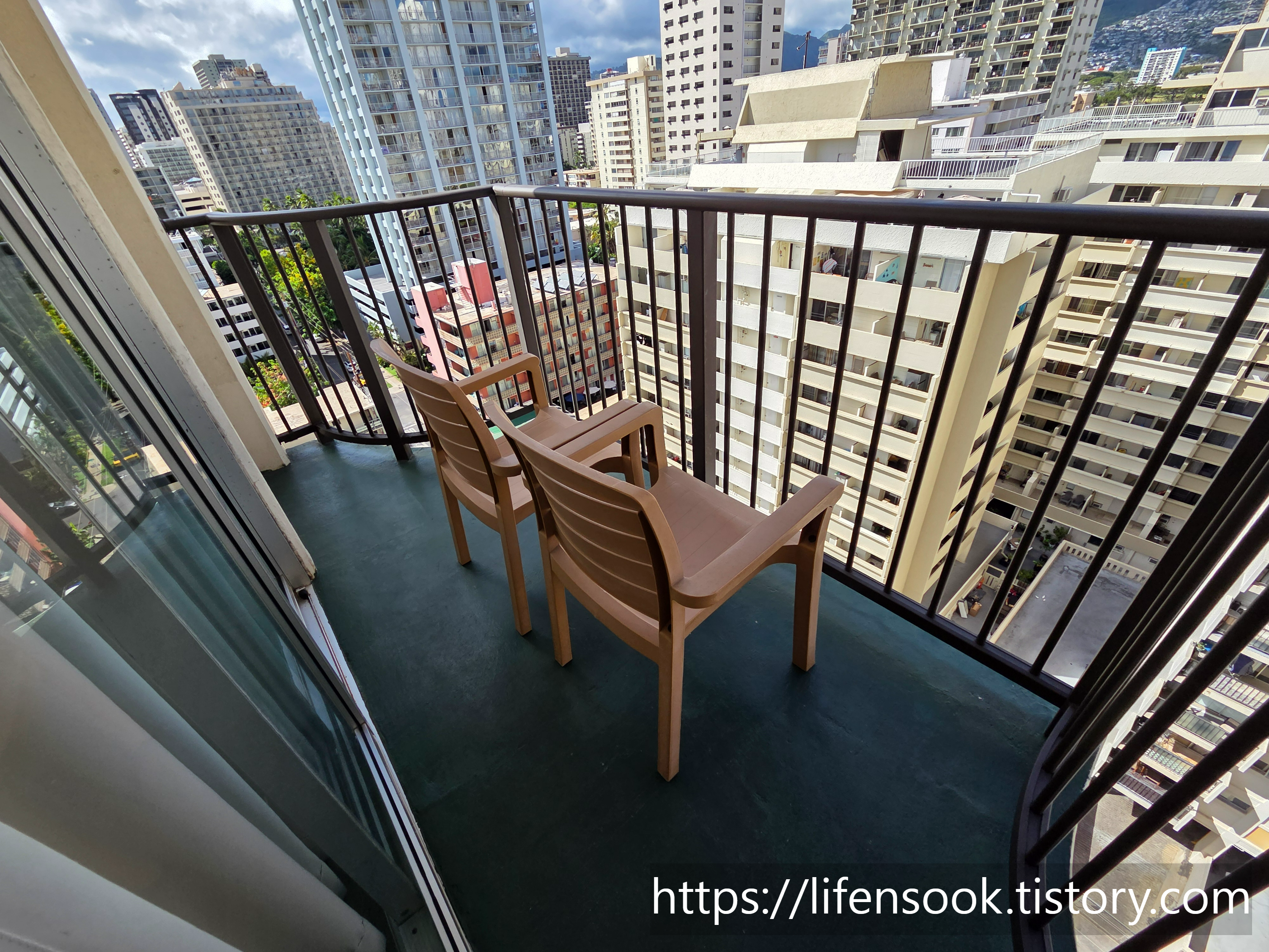 와이키키 리조트 호텔 객실 발코니