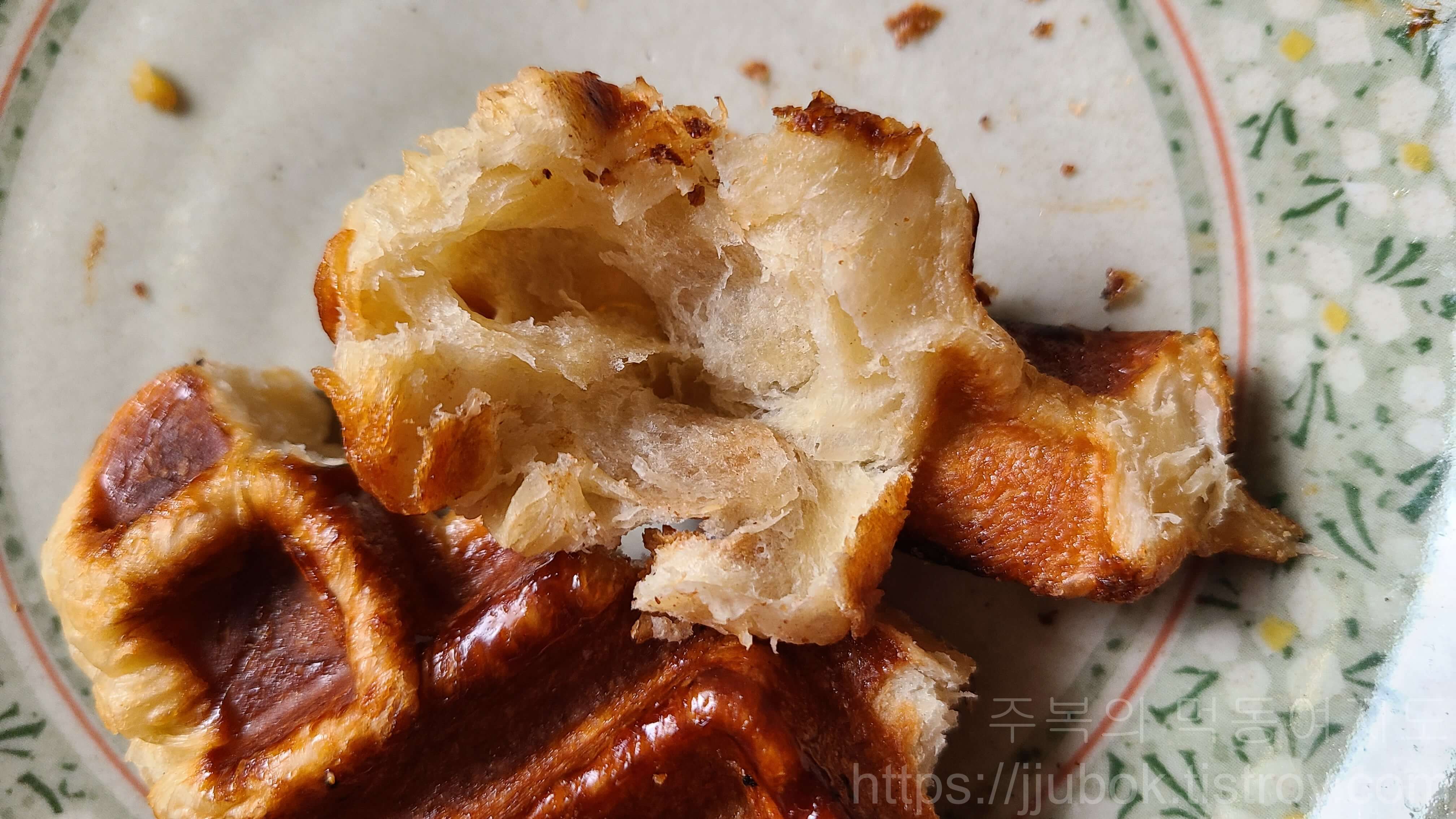 파란만잔-PARANMANJAN-카페-플레인-크로플-내부-2