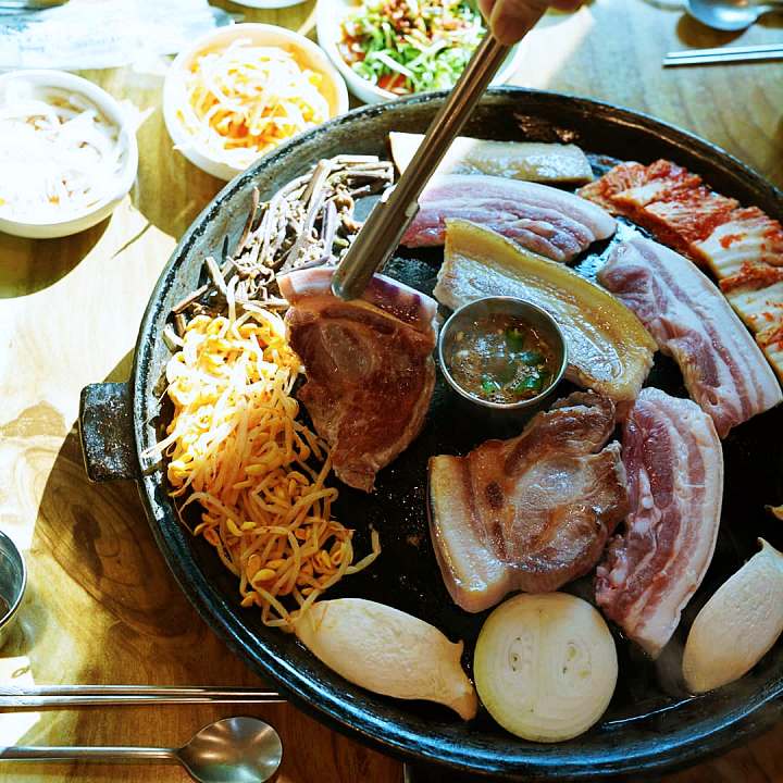 전참시 전지적참견시점 이영자 흑돼지 뼈삼겹 돼지고기 전현무 맛있는 파김치 맛있는 절벽뷰 고깃집 제주 맛집 위치 메뉴 가격 정보