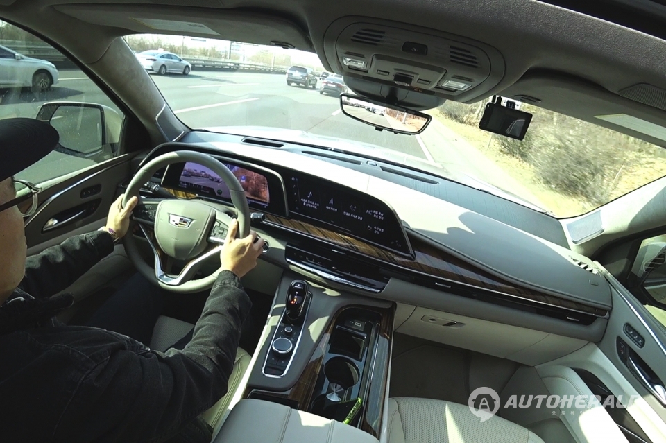 캐딜락 에스컬레이드