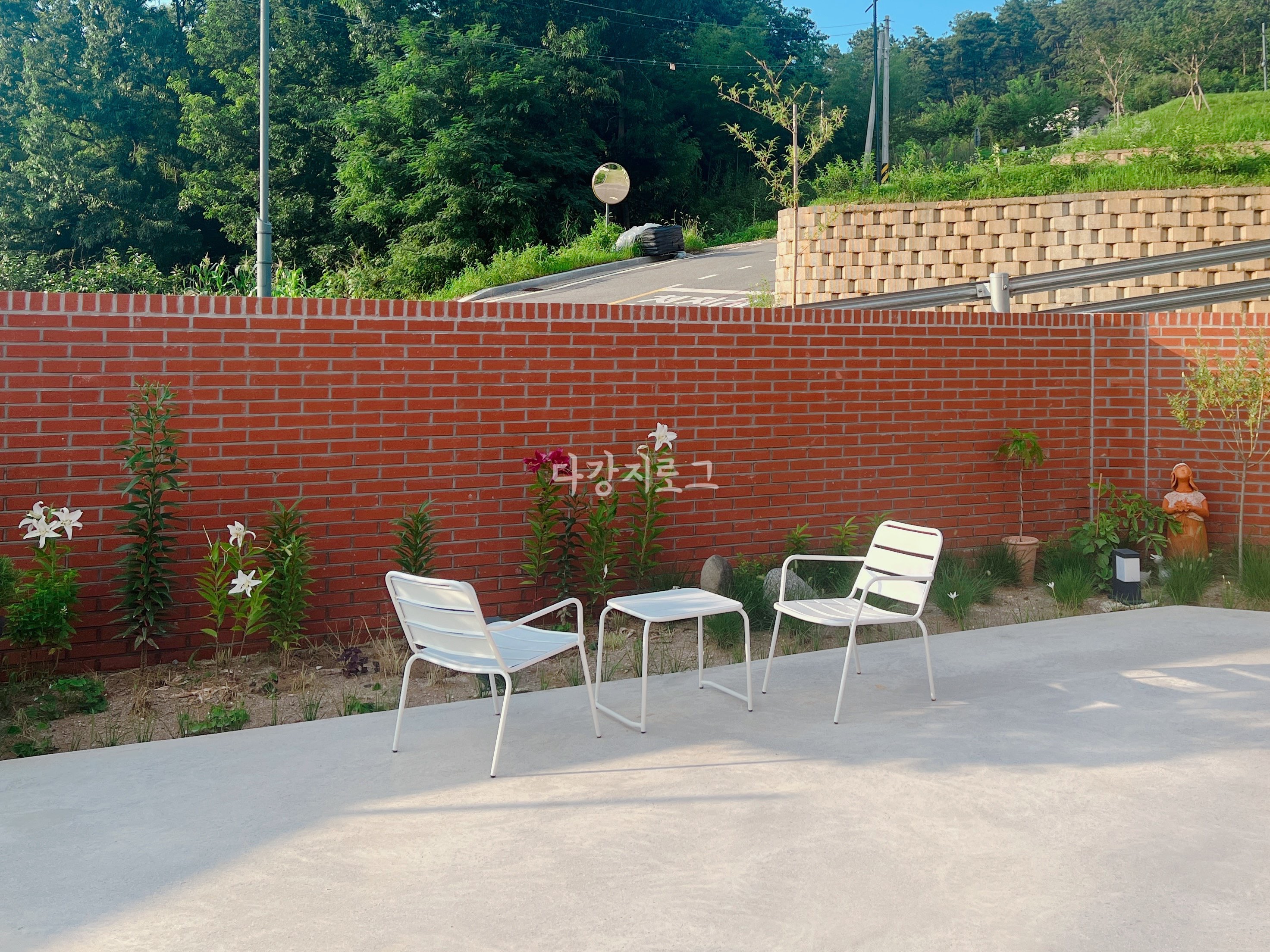 담양 빨간벽돌카페 야외카페 알에디션