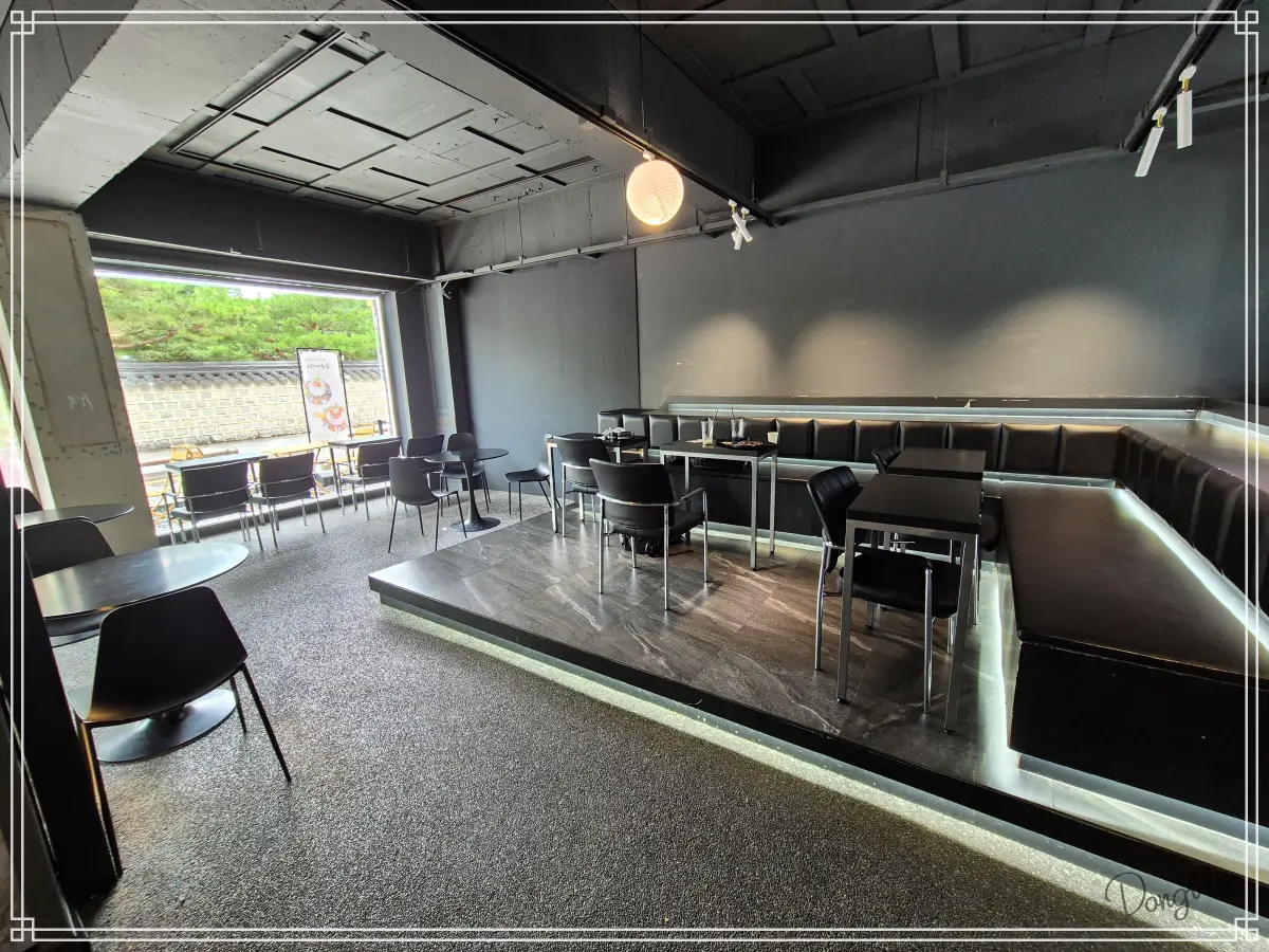 전라도-전주-커플-여행-카페-1층-내부