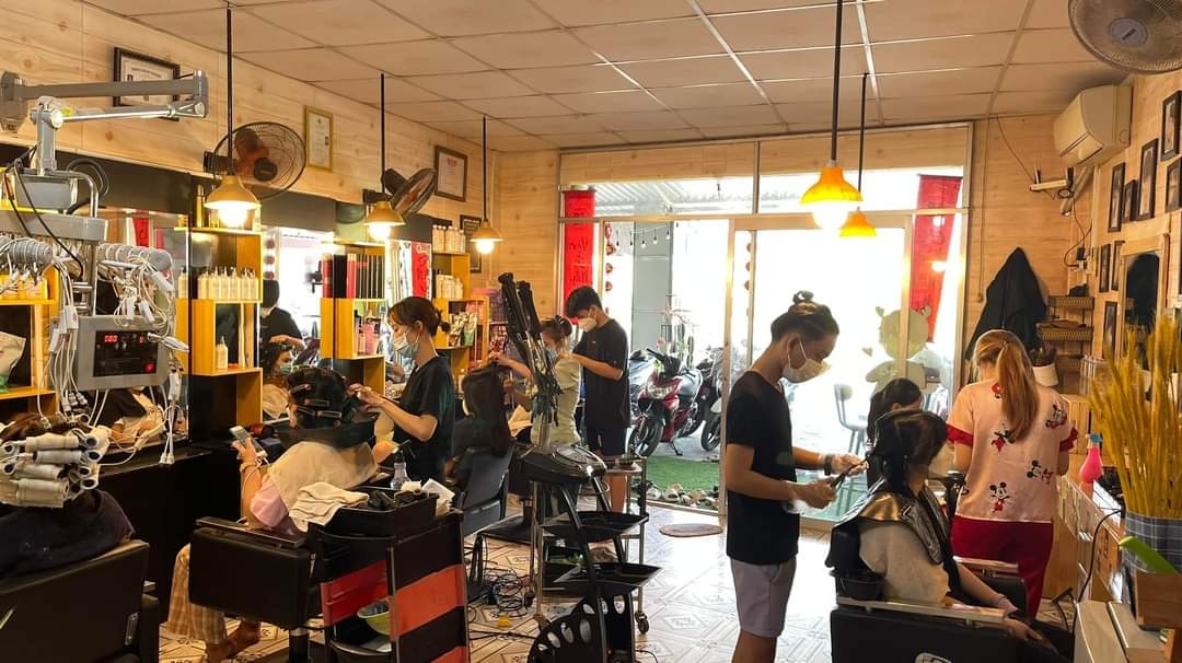 설 앞두고 분주한 미용실