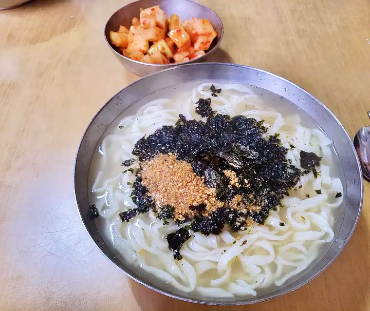 생활의달인 수타 자가제면 칼국수 달인 칼국수 맛있는 40년 식당 은둔식달 노포 아산 천안 맛집 정보