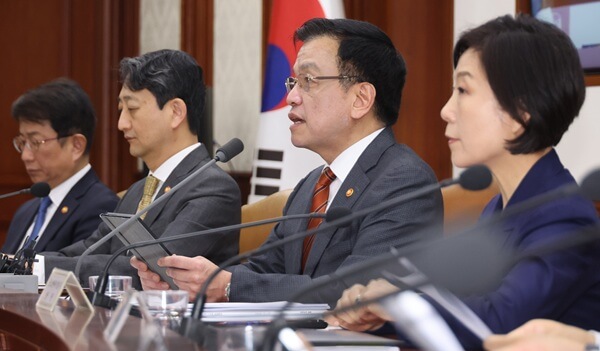 정부의 강력한 부동산 규제, 집값 상승 차단 해낼수 있나?