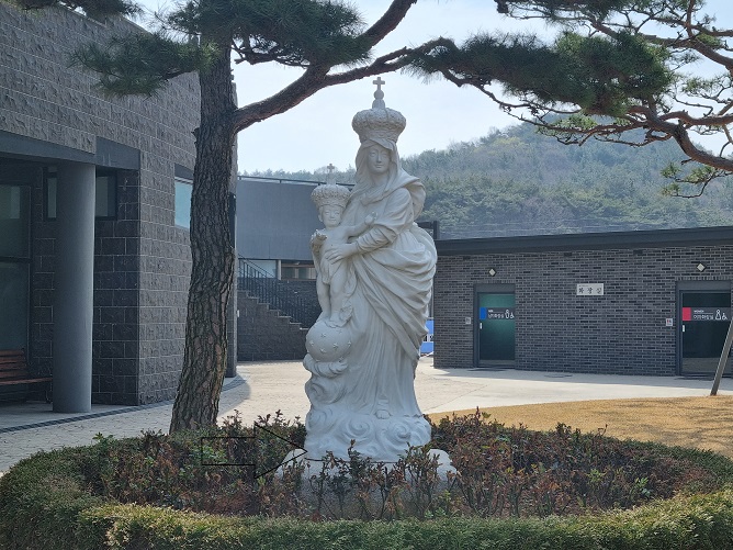 갈매못 순교 성지 성모동산 "승리의 성모" 사진
