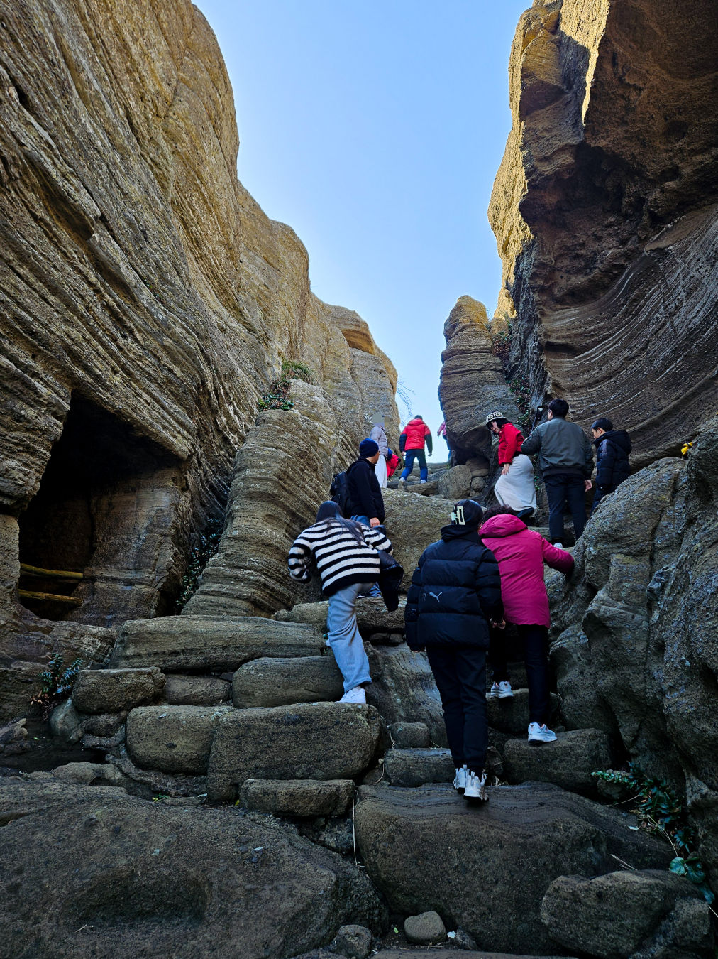 용머리 해안 절벽