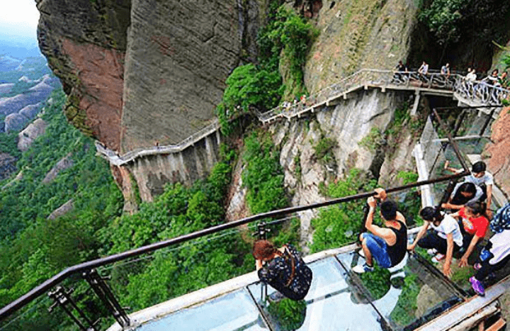 중국-유리다리-파손-관광