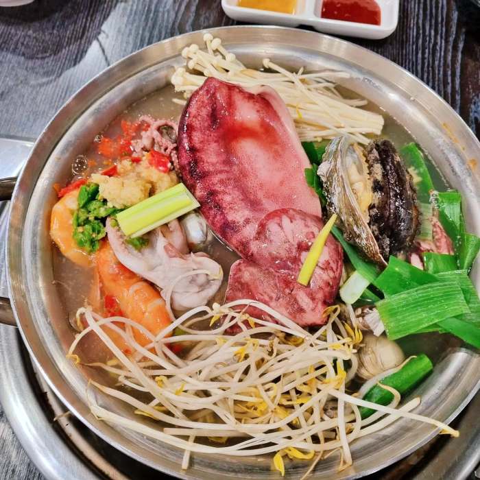 생생정보 청주 산더미 해물 조개 샤브 칼국수 맛집