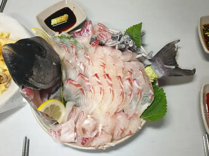 먹자 포구 돌돔 자연산 대물 돌돔회 전남 순천 맛집 추천