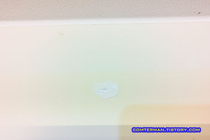 우드 퍼티 못구멍 메우기