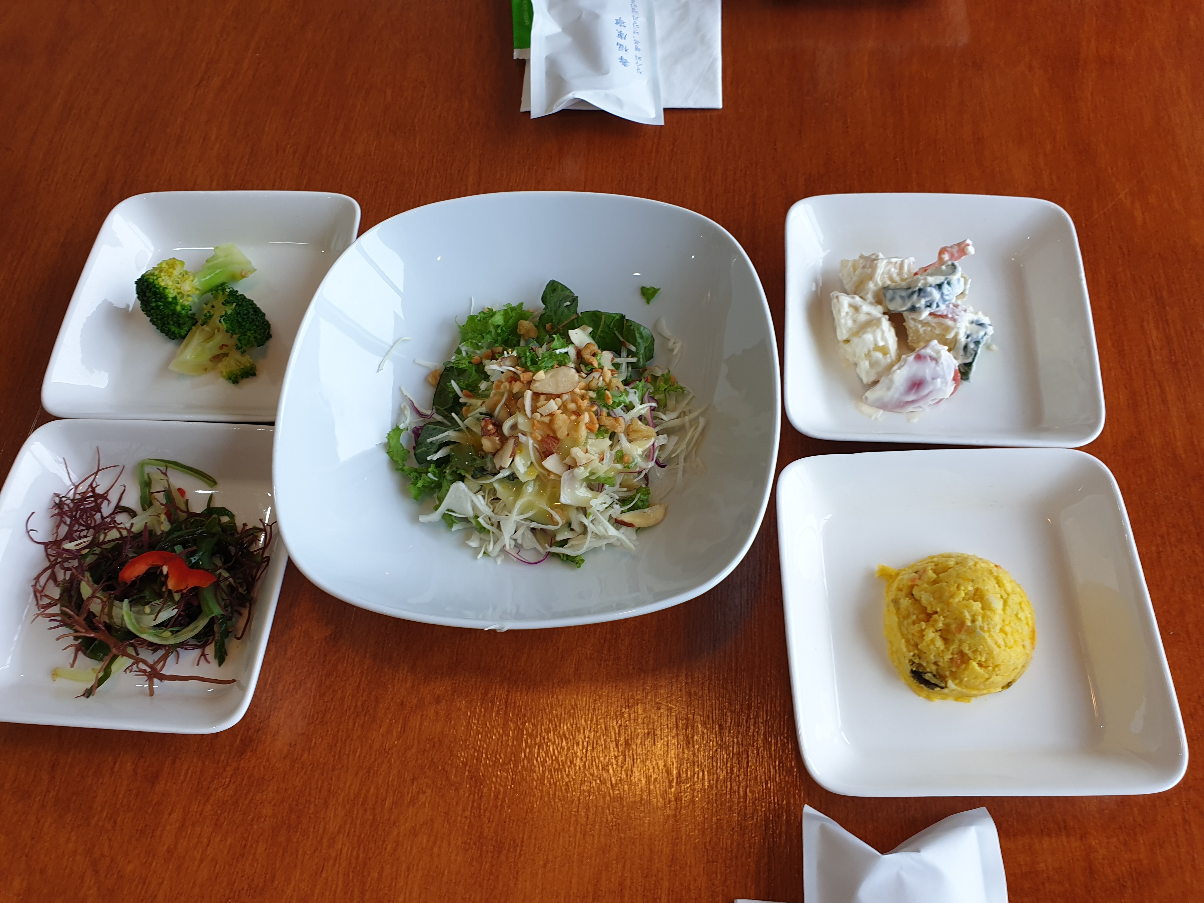 건강하고 정갈한 음식 습관을 찍은 사진