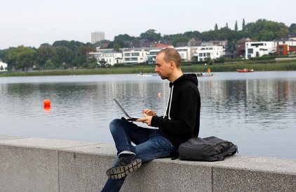 여행하며 일할 수 있는 직업 7가지