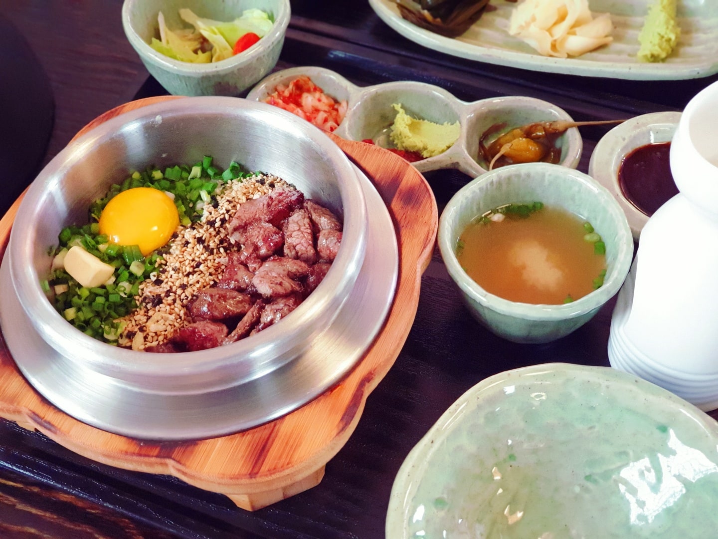 담백한 스테이크 솥밥