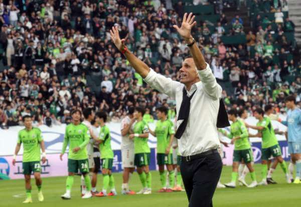 전북현대의 감독