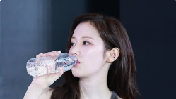 물 마시는 모습