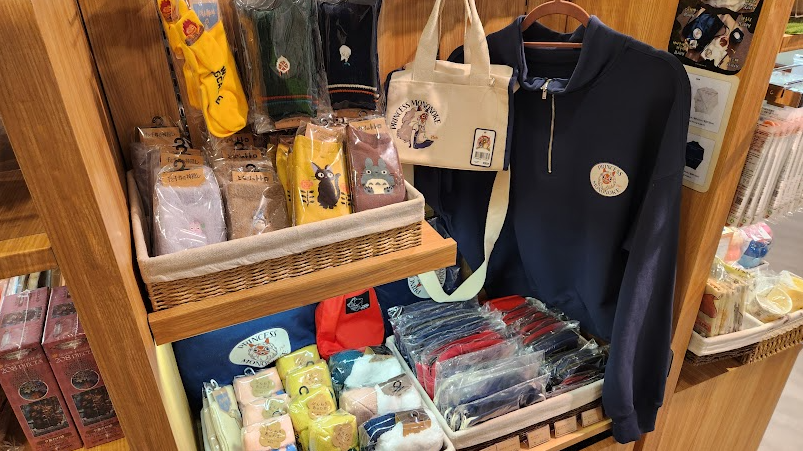 수원 AK백화점 지브리 굿즈샵 도토리숲 너무 재미있는 공간 사진 16