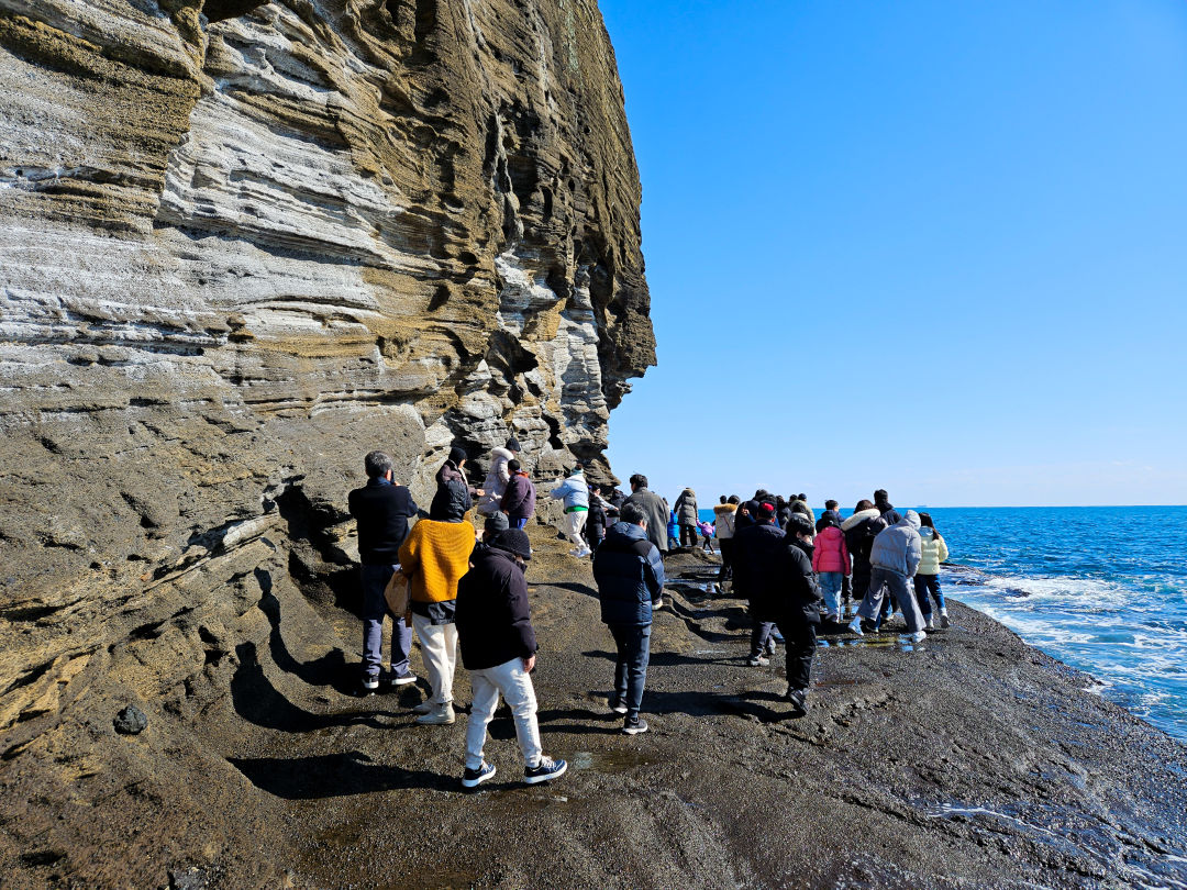 용머리 해안 절벽