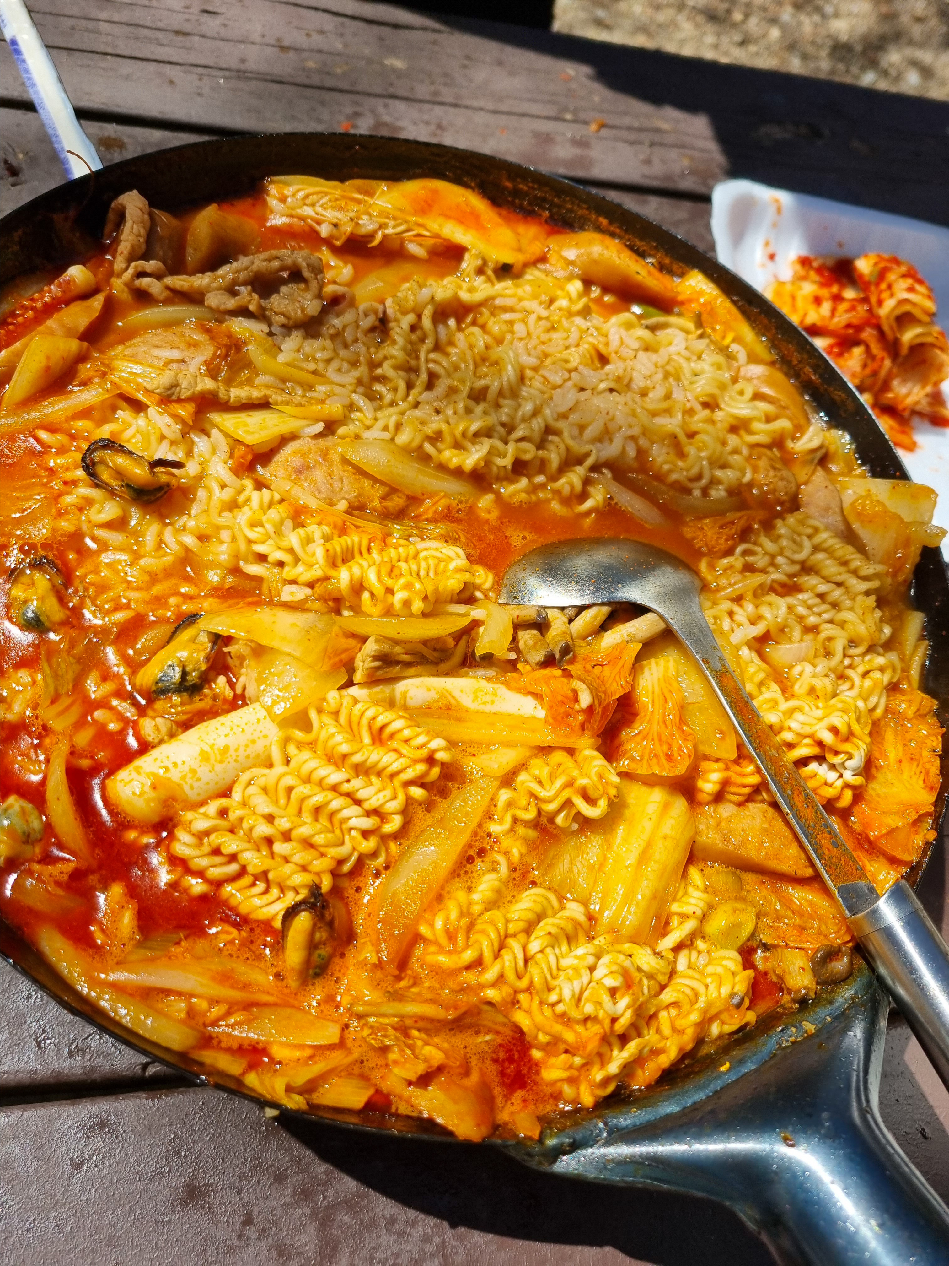 짬뽕에서 부대찌개가 되어가는 과정