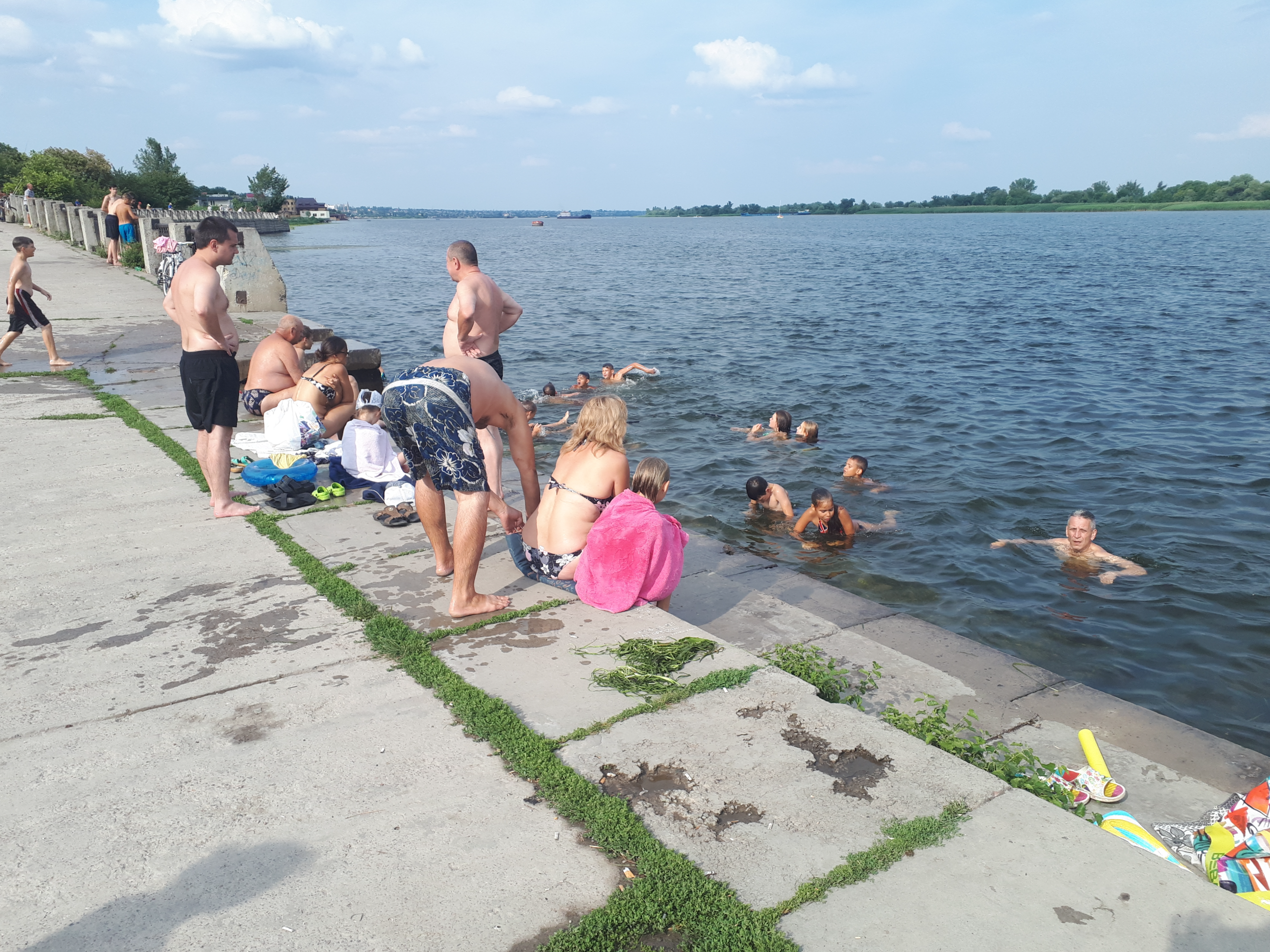 우크라이나 헤르손 드네프르 강과 사람들