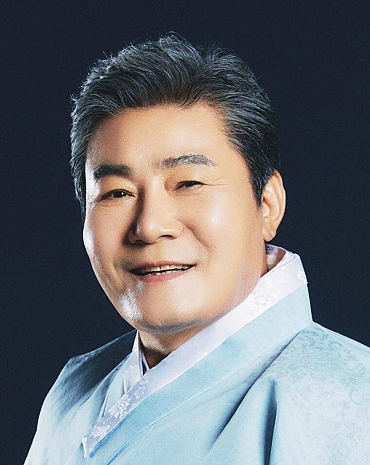 가수-진성