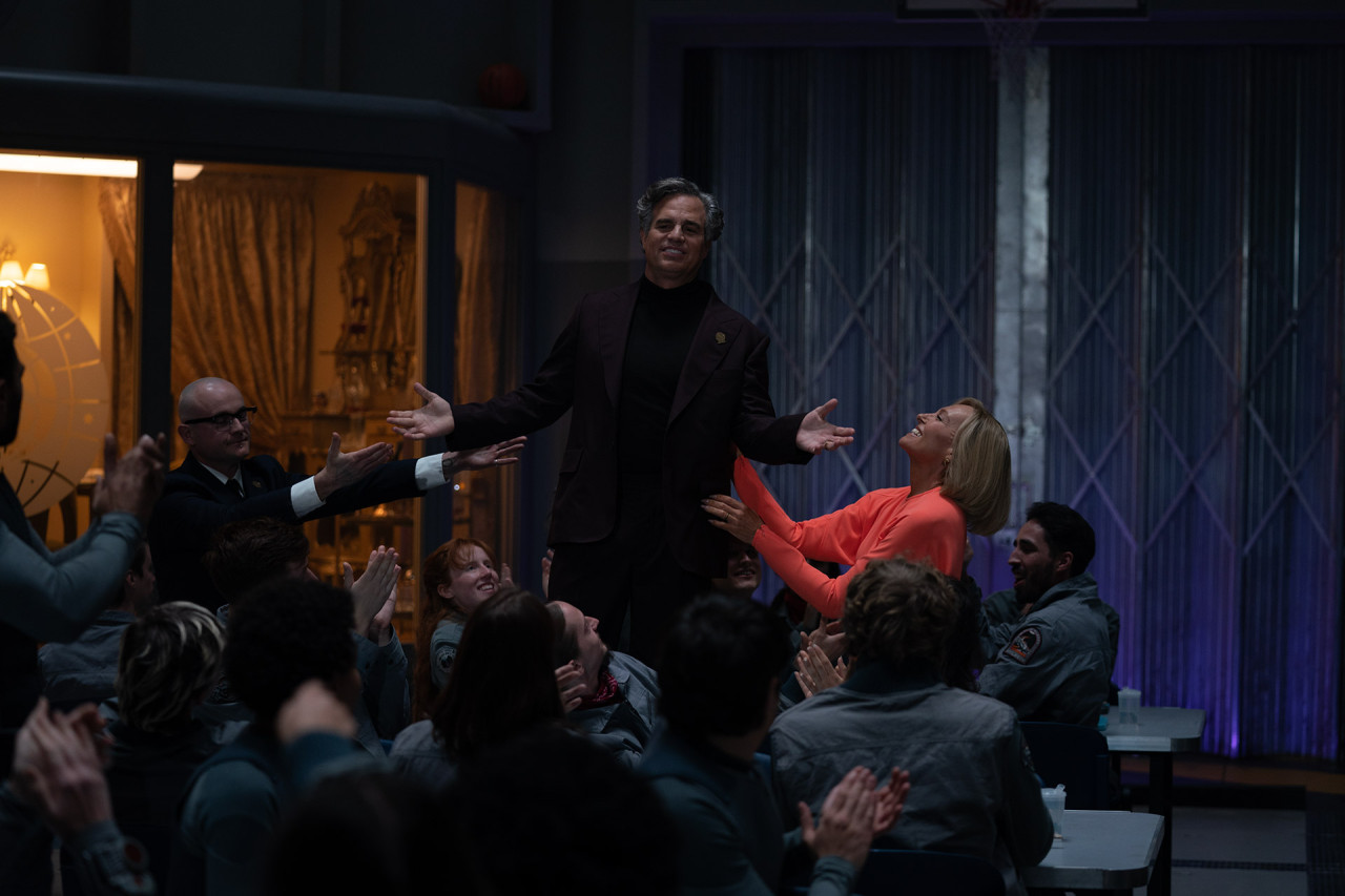 영화 미키17과 관련 된 사진