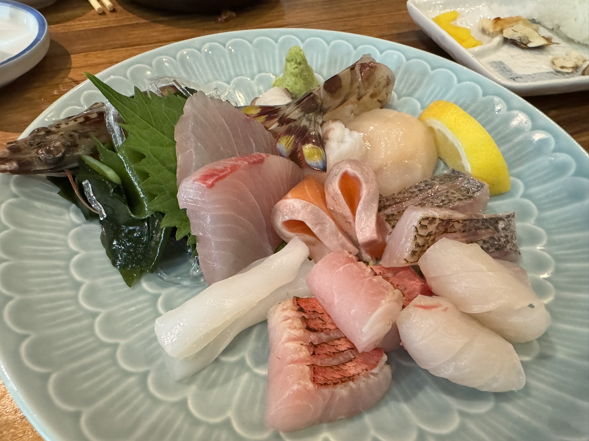 모둠 사시미 전체 뷰