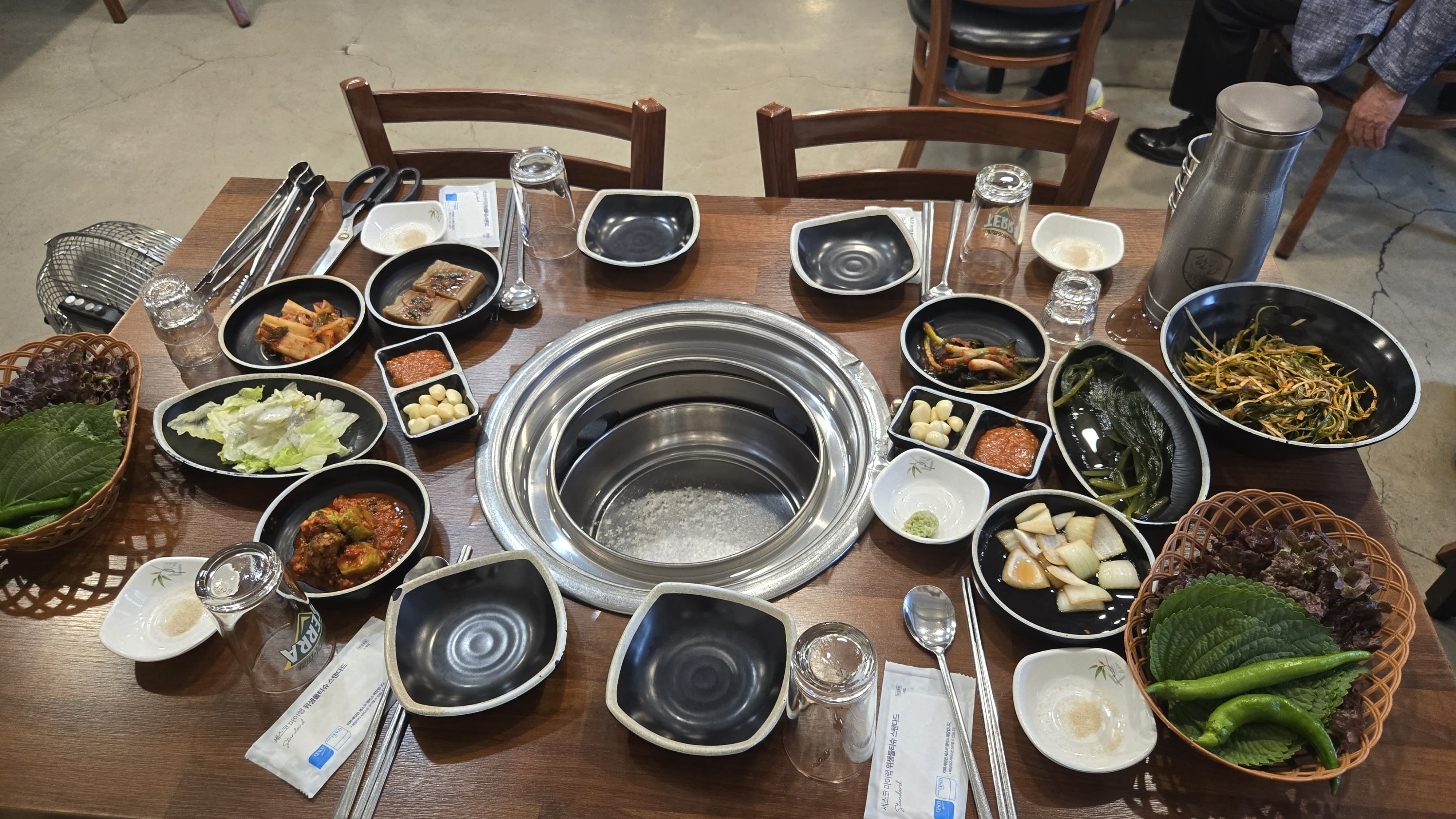 푸짐한 밑반찬도 인기 비결