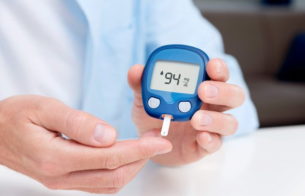 혈당스파이크 체중관리 다이어트 대사증후군 인슐린저항성 당뇨예방 연속혈당측정 거꾸로식사법 식후운동 건강한식습관